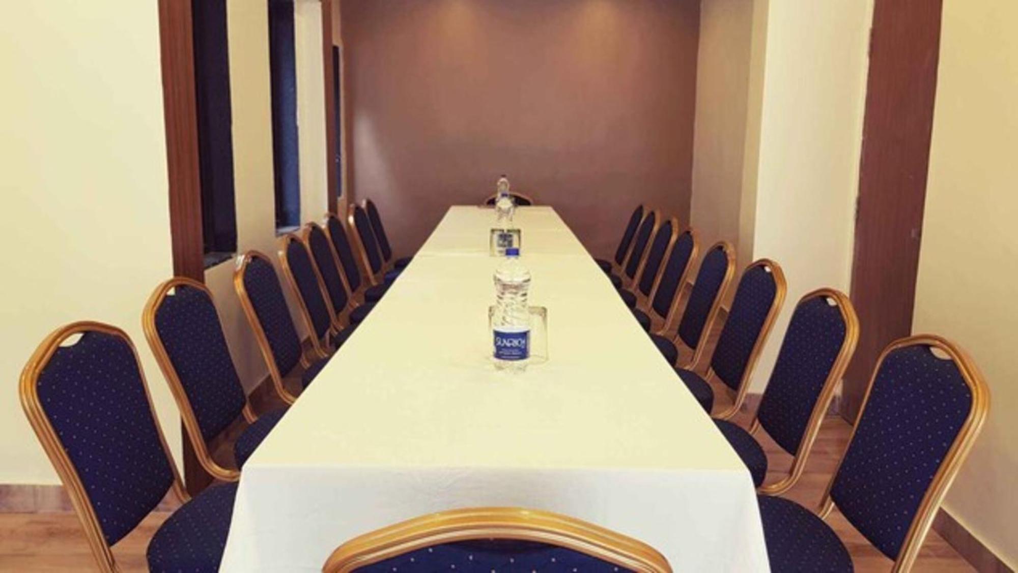 Hotel Ashoka, Pune Yerandwane ภายนอก รูปภาพ