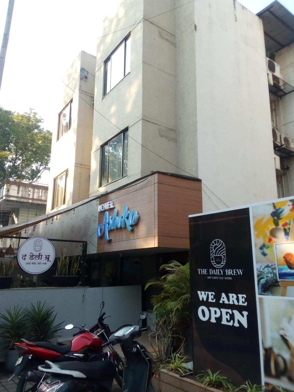 Hotel Ashoka, Pune Yerandwane ภายนอก รูปภาพ